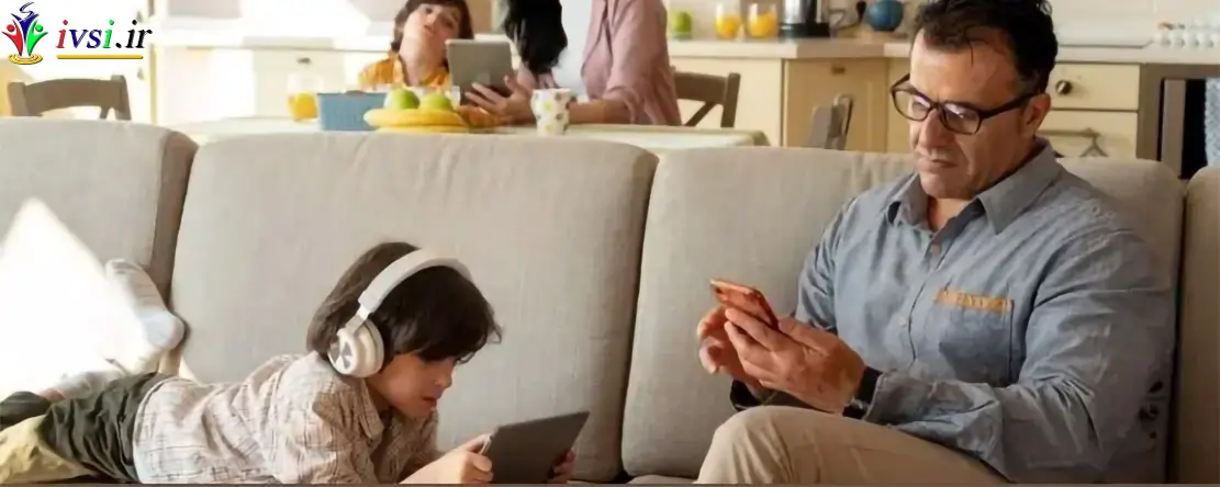 فناوری چگونه بر خانواده ها تأثیر مثبت و منفی گذاشته است؟