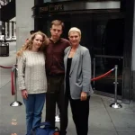 جنیفر گوین، ایلان ماسک و مای ماسک (مادر ایلان) در سفر به نیویورک در سال 1995. «عکس از جنیفر گوین / حراج RR»
